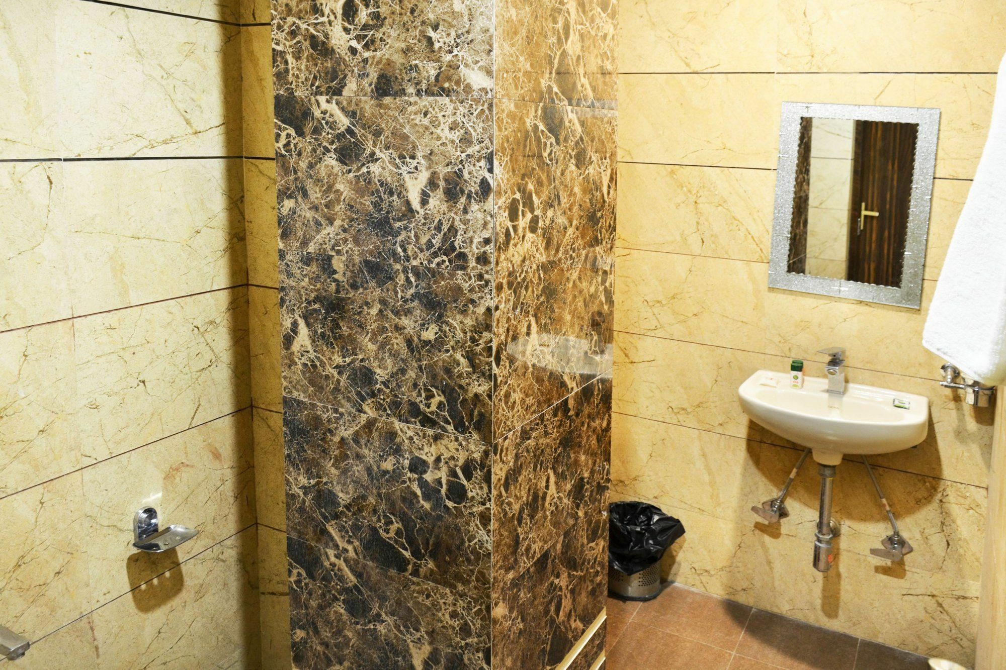 Oyo 7447 Grand Park Hotell Amritsar Eksteriør bilde